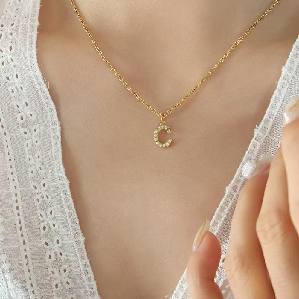 Letter & Crystal Pendant Necklace - Titanium Steel Gold Plated Chain, Personalized Custom Name Necklace Jewelry Accessories For Women, Perfect For Daily Wear,Christmas,Thanksgiving & Gift Giving.