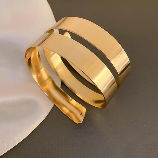 Irregular Phantom of the Opera personality open armband bracelet trendy niche bracelet temperament high-grade sense of indifference wind jewelry fashion custom accessories gift for her to wear jewelry in New Year's Carnival.