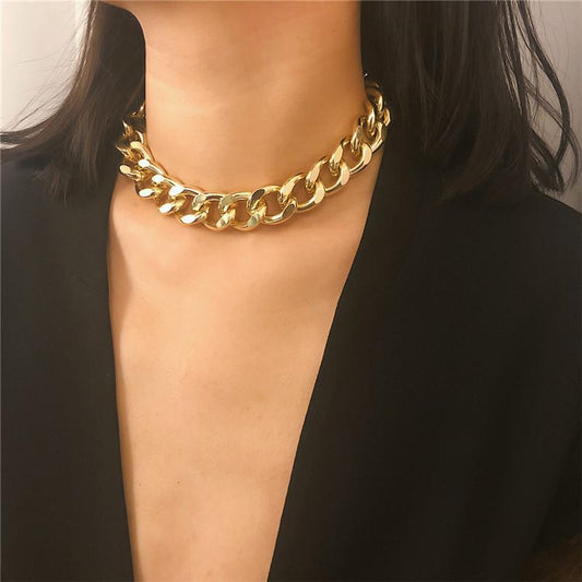 Thickened Stainless Steel Cuban Necklace Fashionable and street-style dominant accessory with a thick Cuban alloy chain necklace, vintage punk collar chain for men and women, hip-hop clavicle chain, customizable jewelry for parties, and gifts.