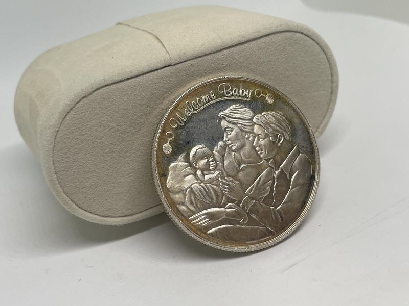 Welcome baby commemorative coins in 1997 can be customized.