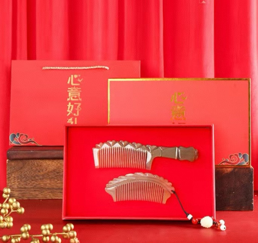 Cow horn comb 520 gift for girlfriend gift birthday gift female exquisite haute sense wife Valentine's Day practical gift