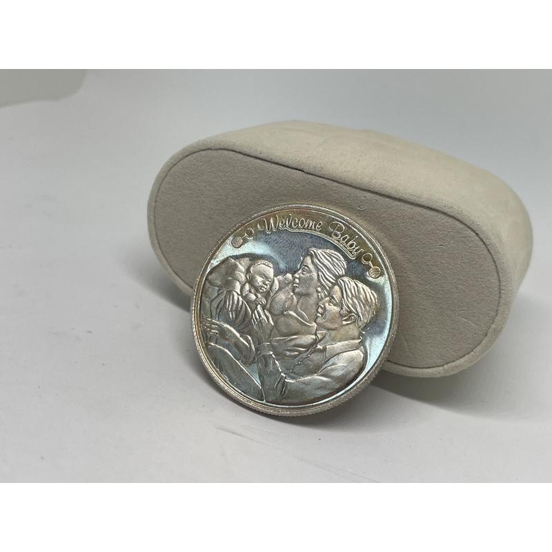 Welcome baby commemorative coins in 1997 can be customized.