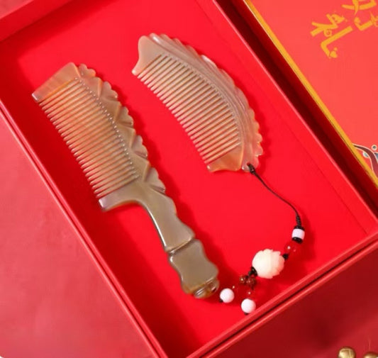 Cow horn comb 520 gift for girlfriend gift birthday gift female exquisite haute sense wife Valentine's Day practical gift