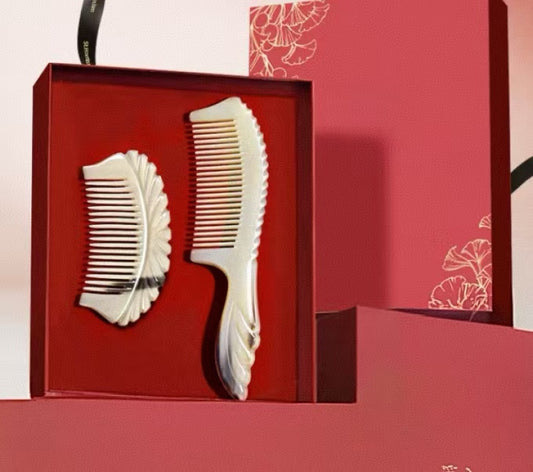 Authentic natural white yak horn comb thickened massage meridian to send wife mum girlfriend birthday festival gift practical high-grade