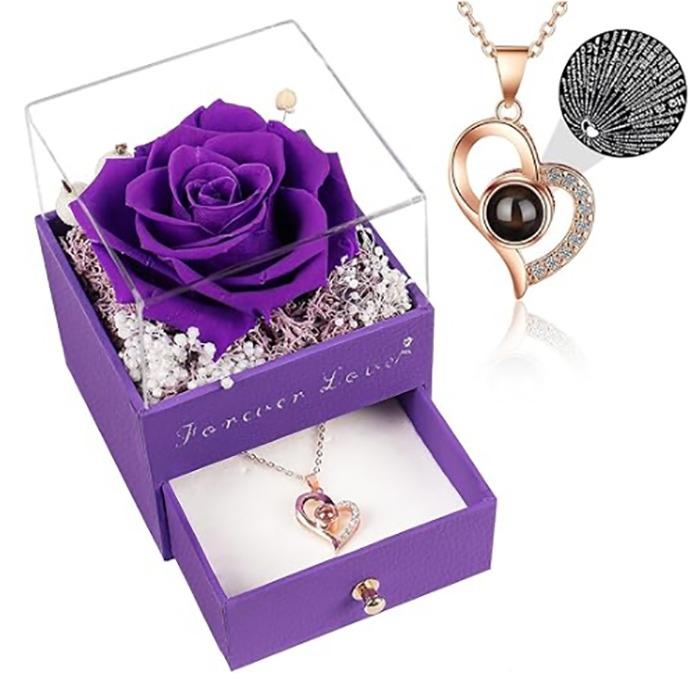 Lady's birthday gift keeps real roses and necklaces. Eternal roses are eternal flowers. Mother's Day flowers are gifts for mothers, grandmothers, daughters, wives and sisters.
