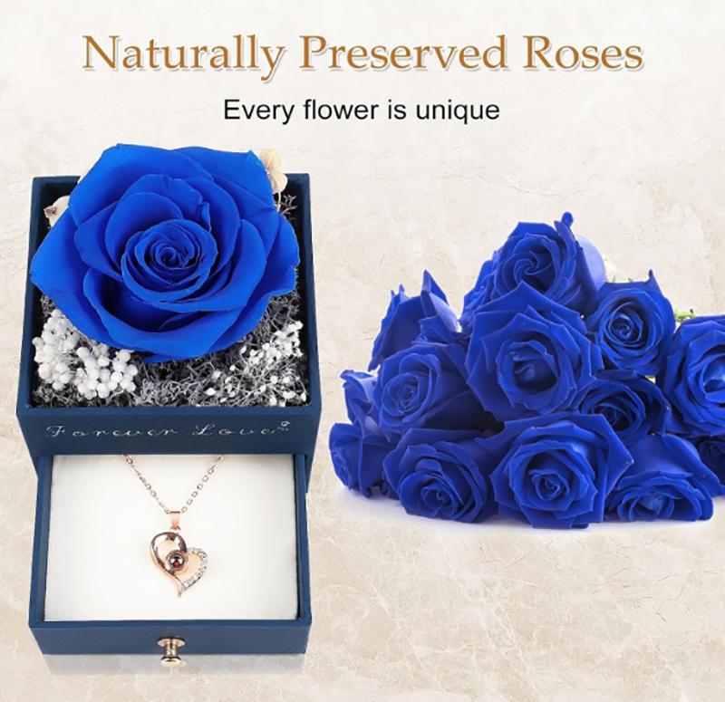 Lady's birthday gift keeps real roses and necklaces. Eternal roses are eternal flowers. Mother's Day flowers are gifts for mothers, grandmothers, daughters, wives and sisters.